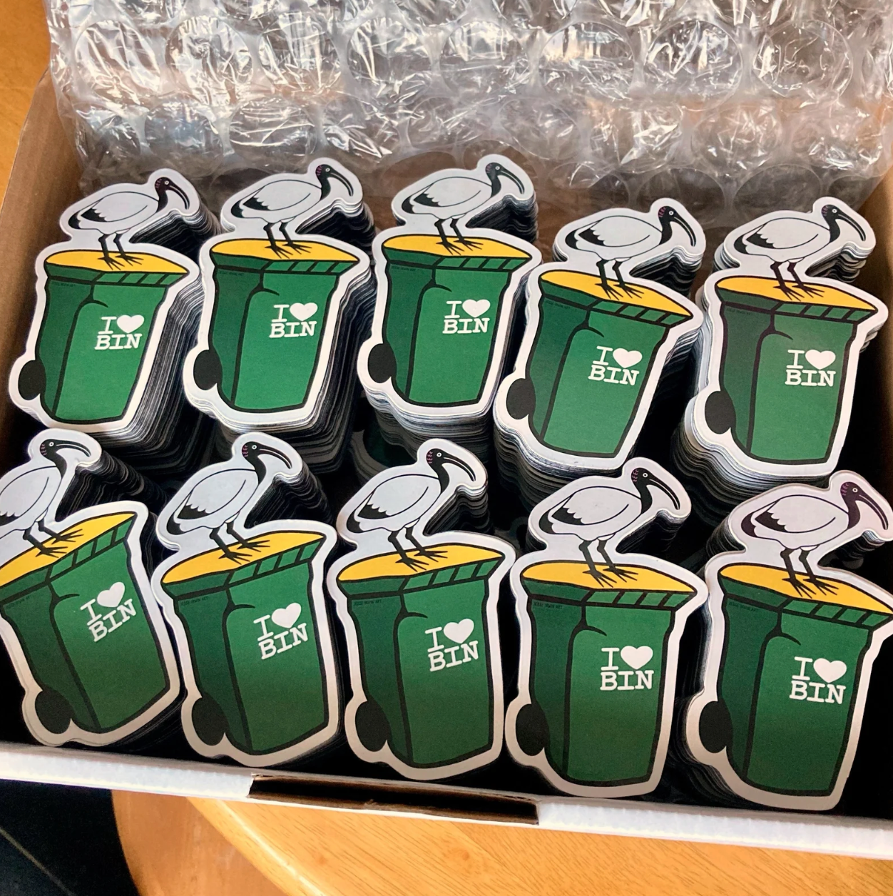 Custom Magnets - Yourstuffmade.com