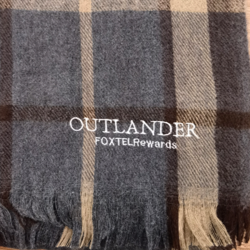 Foxtel Outlander का सब्सक्राइबर उपहार स्कार्फ़